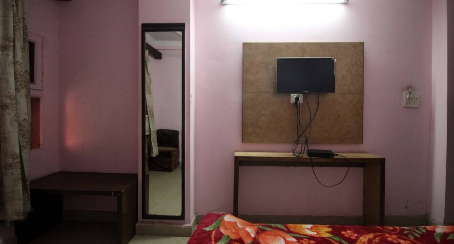 Hotel Sudarshan Palace Deluxe, New Delhi 5